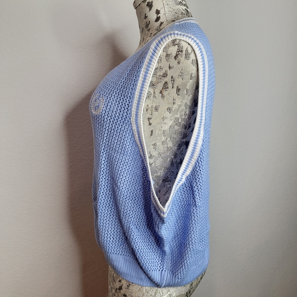 PINK Victoria's Secret Cambridge Knit Cropped Vest. - Picture 6 of 11